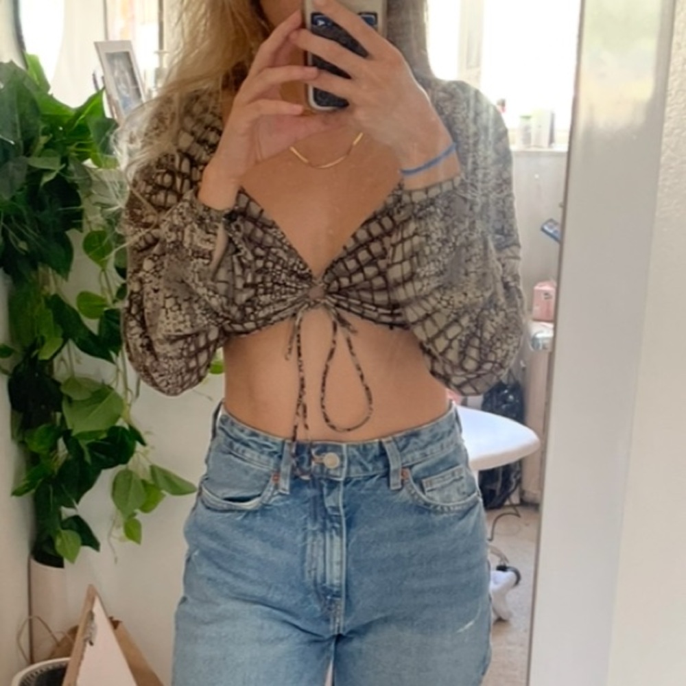 Motel Rocks Beige Snake Print Crop Top - Picture 4 of 4